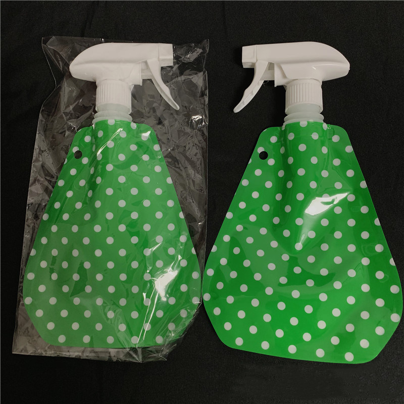 Multifunctional rotating water spray spray water bag environmental protection foldable plastic water trigger pouch dostawca